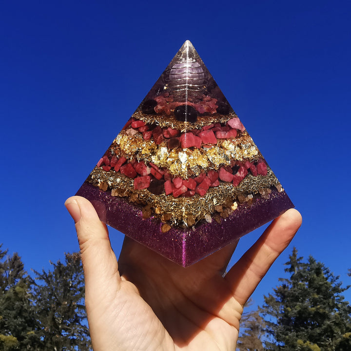 Orgone Pyramide ENERGIE Amethyst Rubin Granat Thulit →9.5cm ↑9.5cm