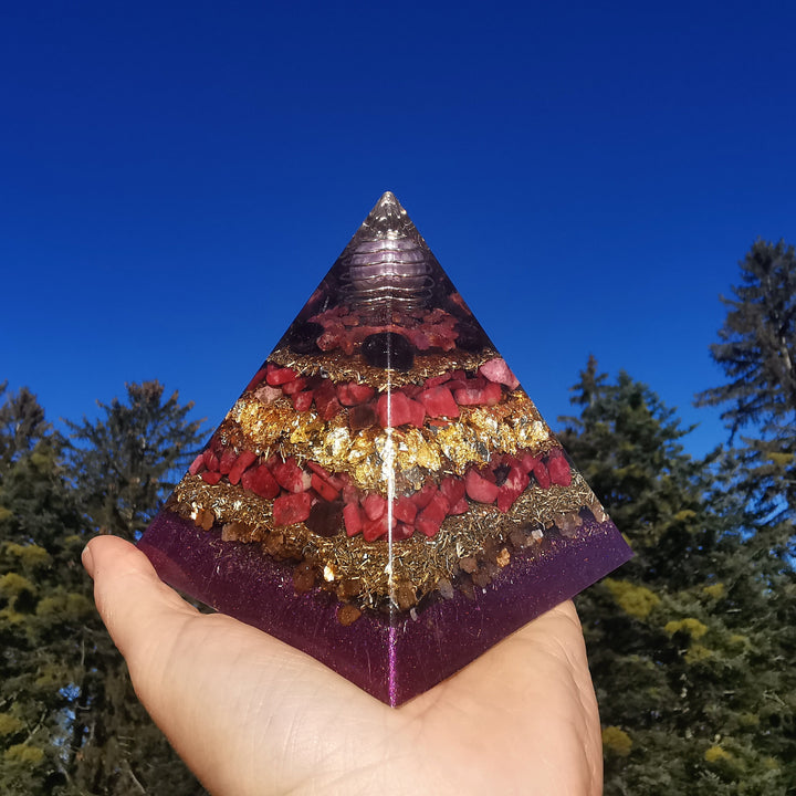 Orgone Pyramide ENERGIE Amethyst Rubin Granat Thulit →9.5cm ↑9.5cm