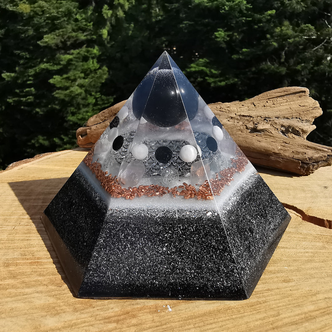 Orgone Hexagonal Pyramide EMF-SCHUTZ & ZENTRIERUNG 15cm