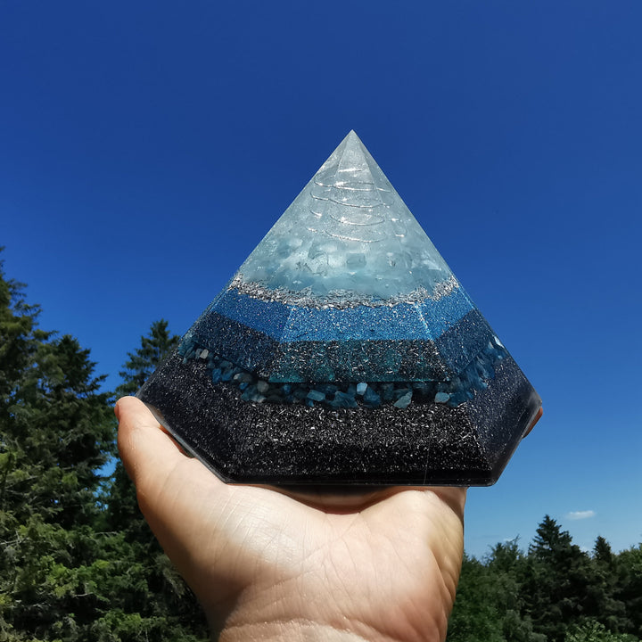 Orgone Hexagonal Pyramide MEDIALITÄT 15cm