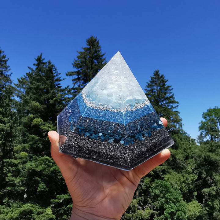 Orgone Hexagonal Pyramide MEDIALITÄT 15cm