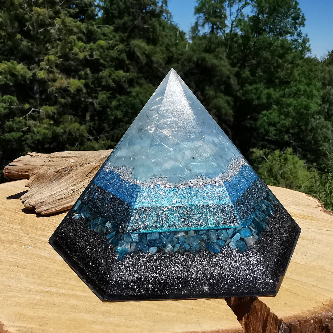 Orgone Hexagonal Pyramide MEDIALITÄT 15cm