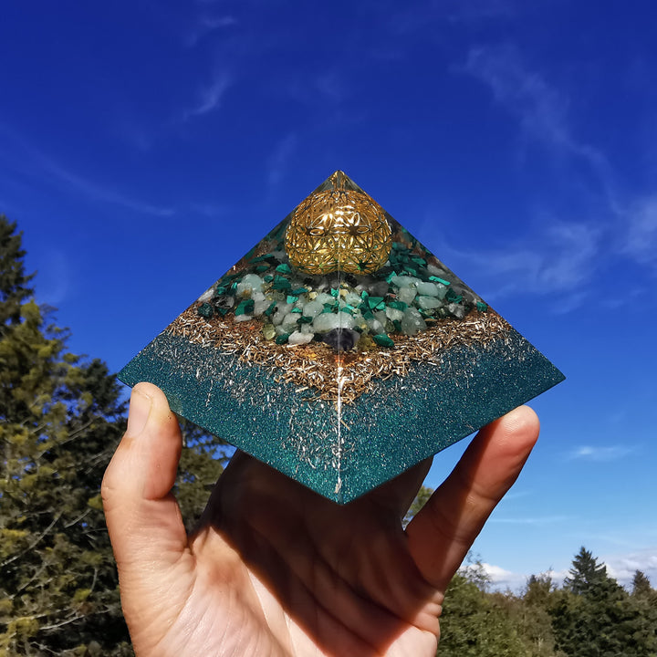 Orgone Cheops Pyramide NEUBEGINN 9.5cm gold