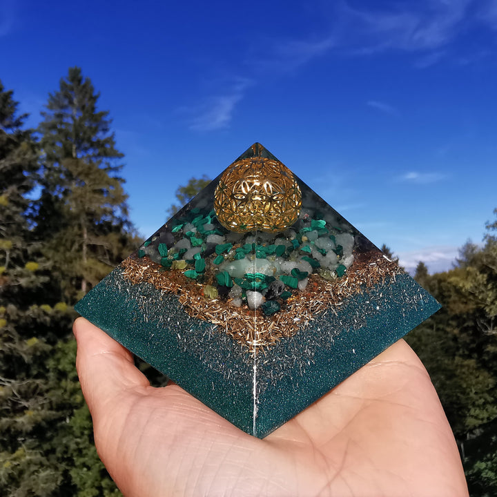 Orgone Cheops Pyramide NEUBEGINN 9.5cm gold