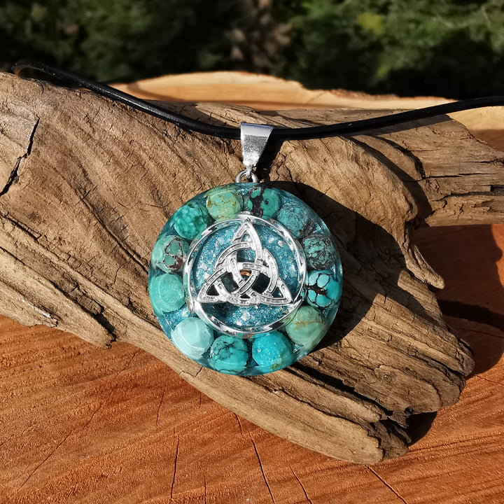 Orgone Anhänger TRIQUETRA mit Türkis S925 Bail