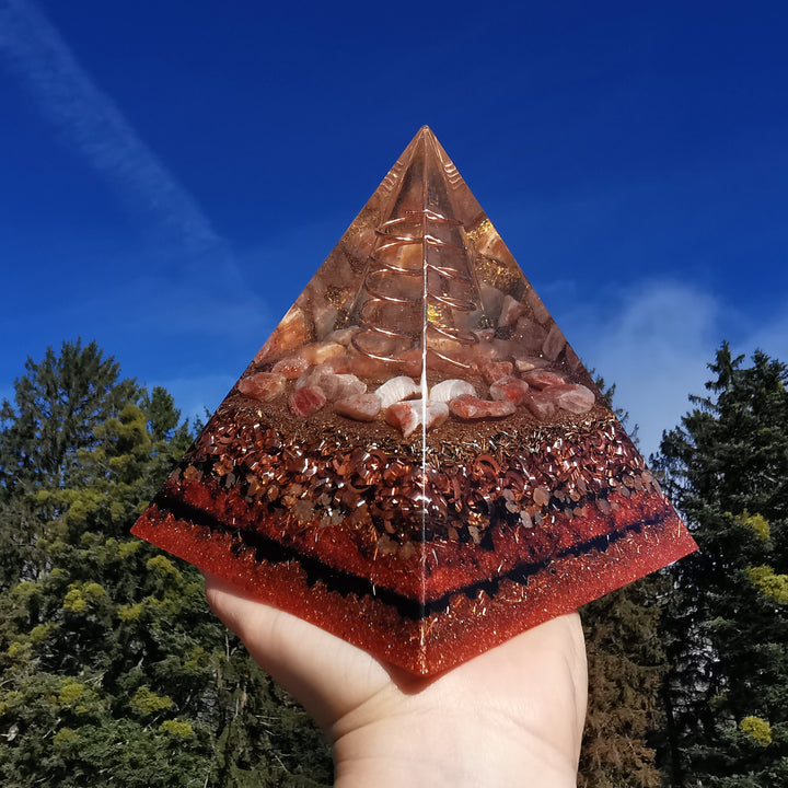 Orgone Pyramide LEBENSFREUDE Himalaya Quarz Sonnenstein Schungit 1.8kg 15cm