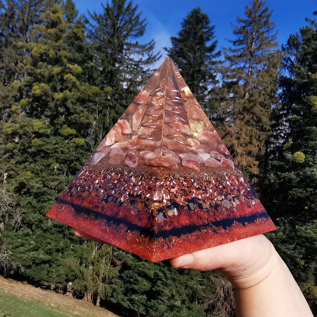 Orgone Pyramide LEBENSFREUDE Himalaya Quarz Sonnenstein Schungit 1.8kg 15cm