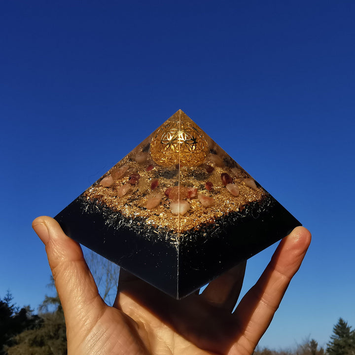 Orgone Cheops Pyramide ERLEUCHTUNG Goldtopas Skapolith Sonnenstein Zirkon 10cm