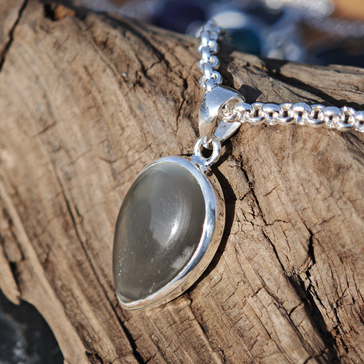 Mondstein grau Tropfen einmalige Extraqualität gefasst in Silber 925