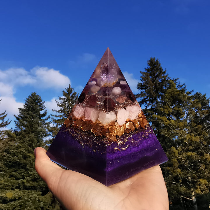 Orgone Pentagonal Pyramide SPIRITUELLE WANDLUNG 12cm