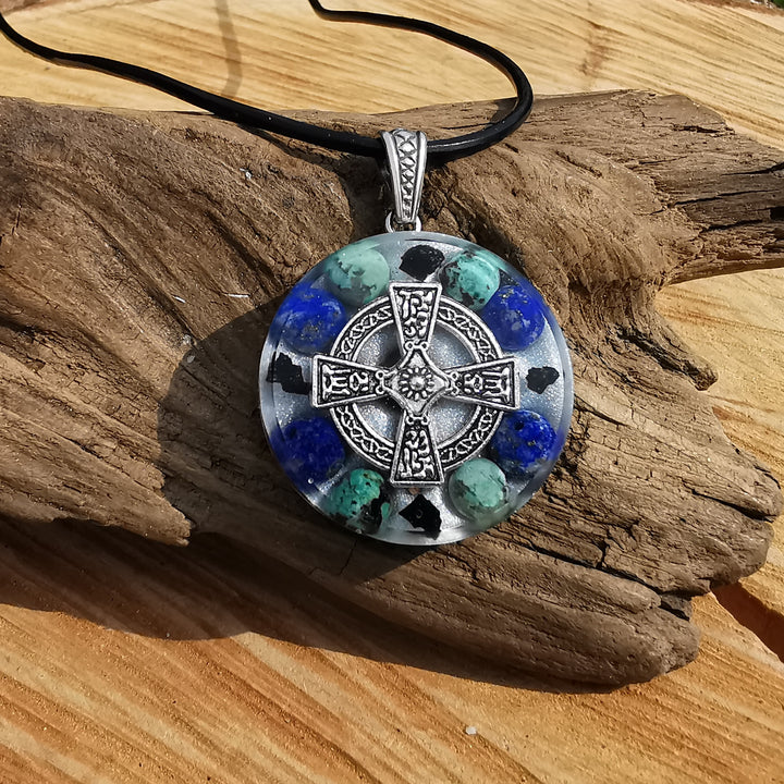 Orgone Anhänger WAHR NEHMEN mit Chrysokoll und Lapislazuli Kelten Kreuz S925