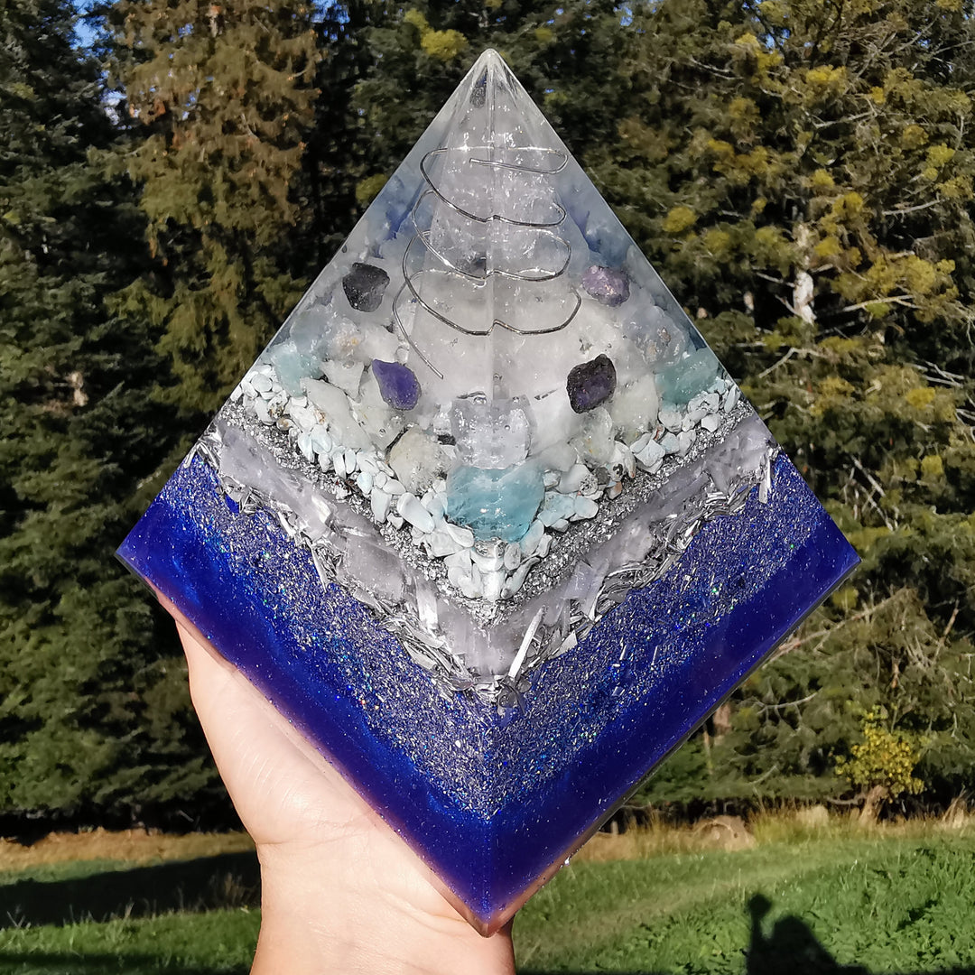 Orgone Pyramide LICHTVERBINDUNG 15cm