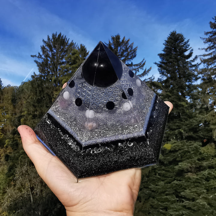 Orgone Hexagonal Pyramide EMF-SCHUTZ & ZENTRIERUNG 15cm