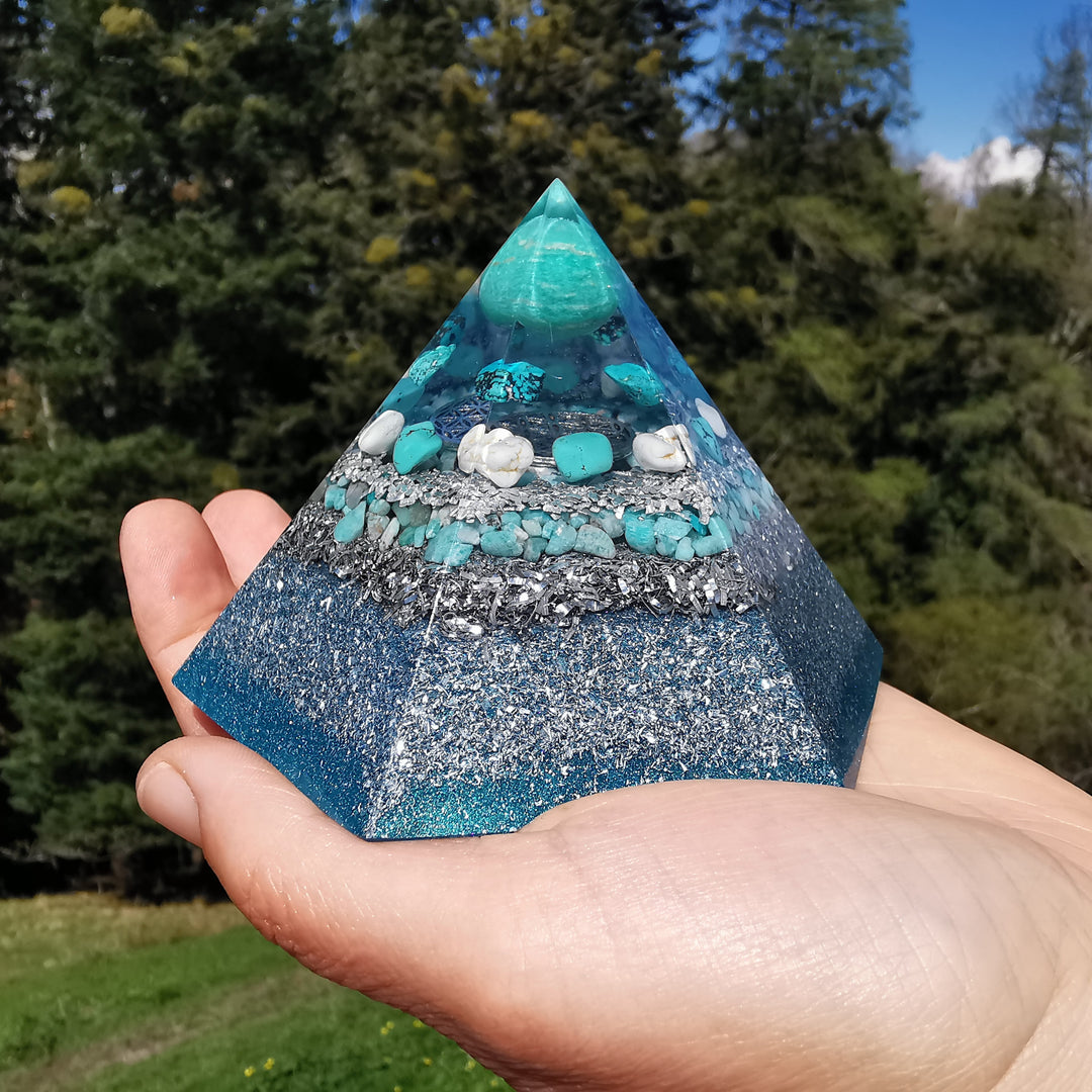 Orgone Hexagonal Pyramide INNERE RUHE 11cm